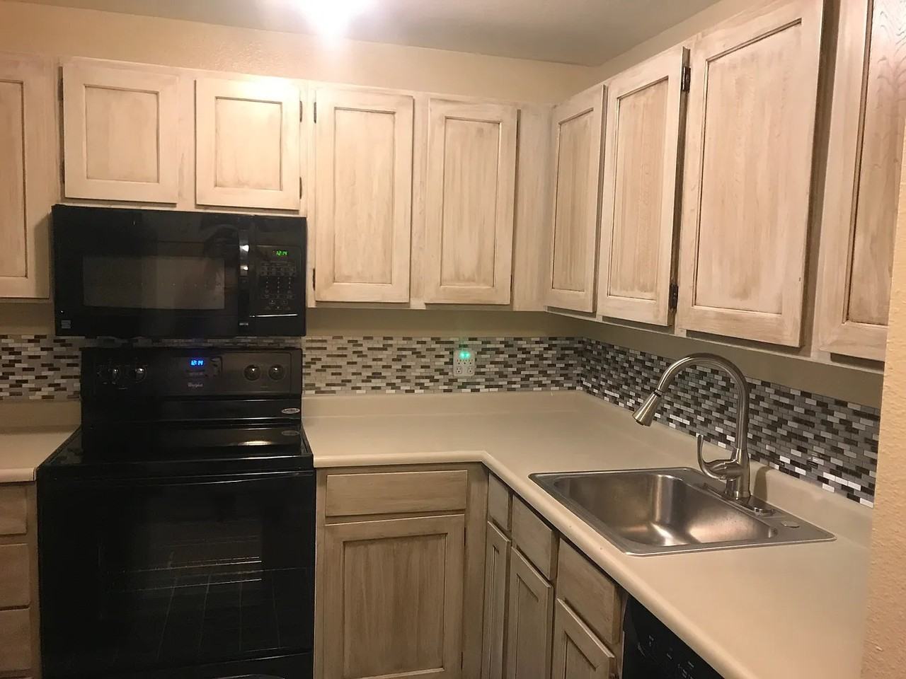 425 S St - Photo 5 of 8