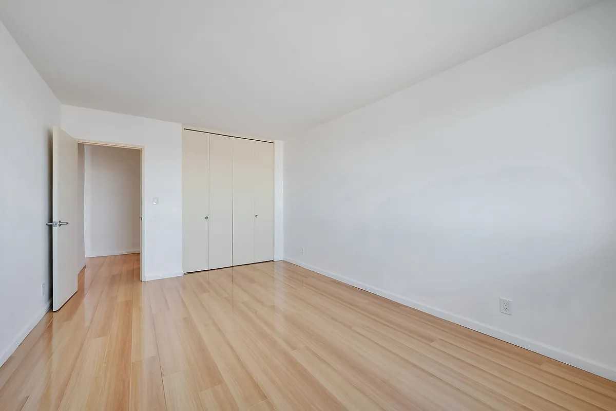 3965 52nd St #10E - Photo 3 of 7