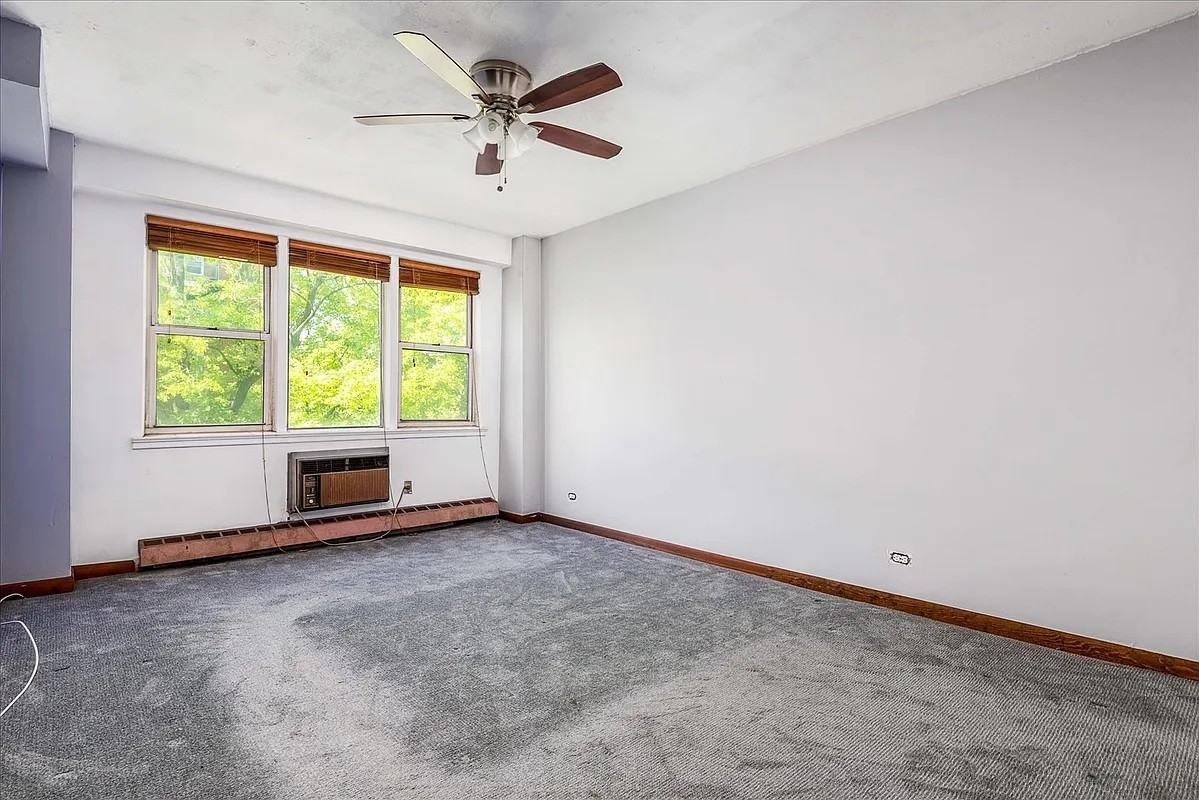 8715 165th St #4J - Photo 4 of 8