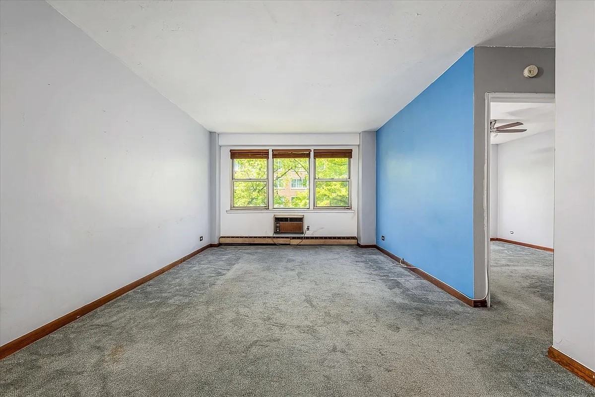 8715 165th St #4J - Photo 6 of 8