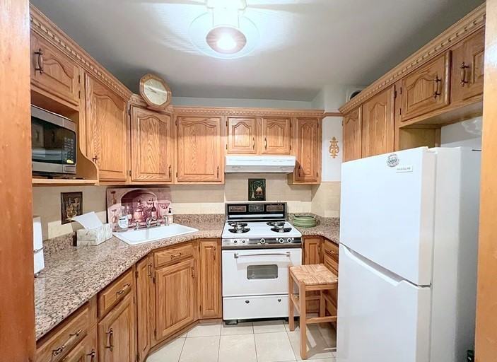 9411 59th Ave #F24 - Photo 4 of 4