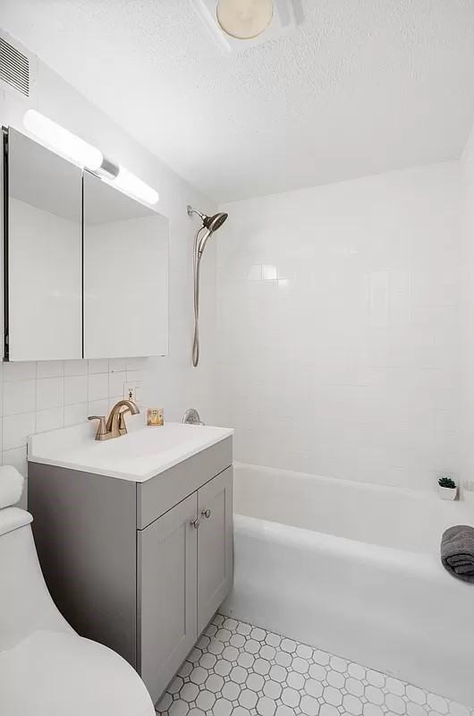 328 W 86th St #10B - Photo 5 of 5