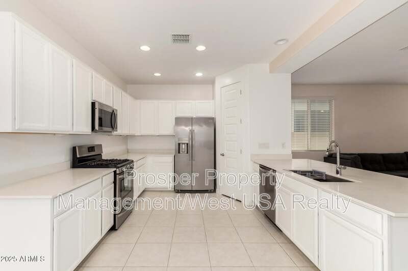 12324 W Wagon Wheel Dr - Photo 2 of 9