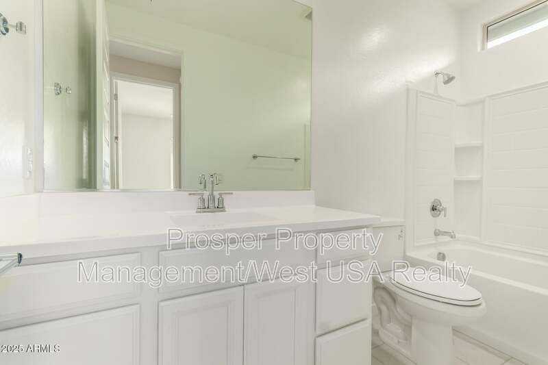 12324 W Wagon Wheel Dr - Photo 7 of 9