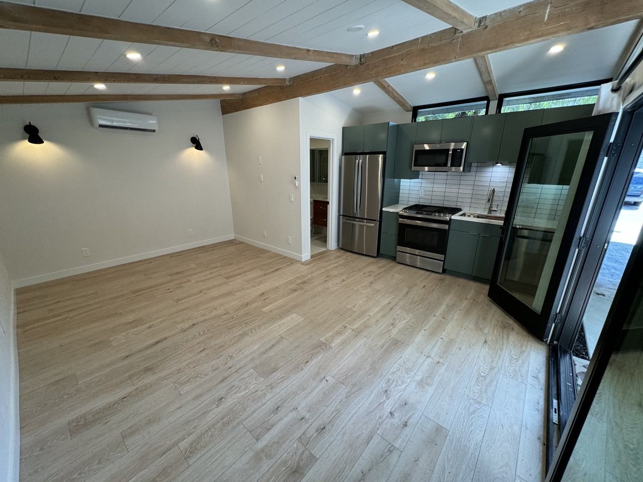 239 W 12th St #A - Photo 5 of 21