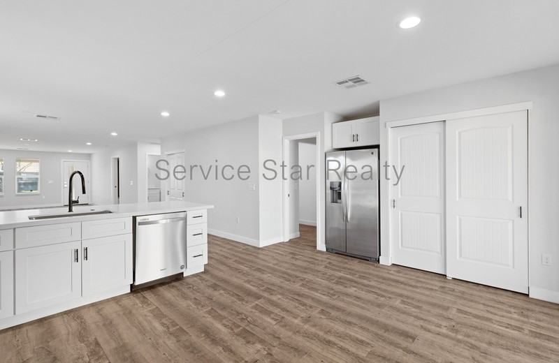 2312 E Garfield St - Photo 3 of 21