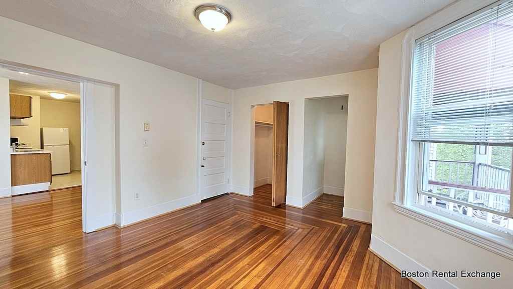 14 Garrison Ave #9 - Photo 4 of 13