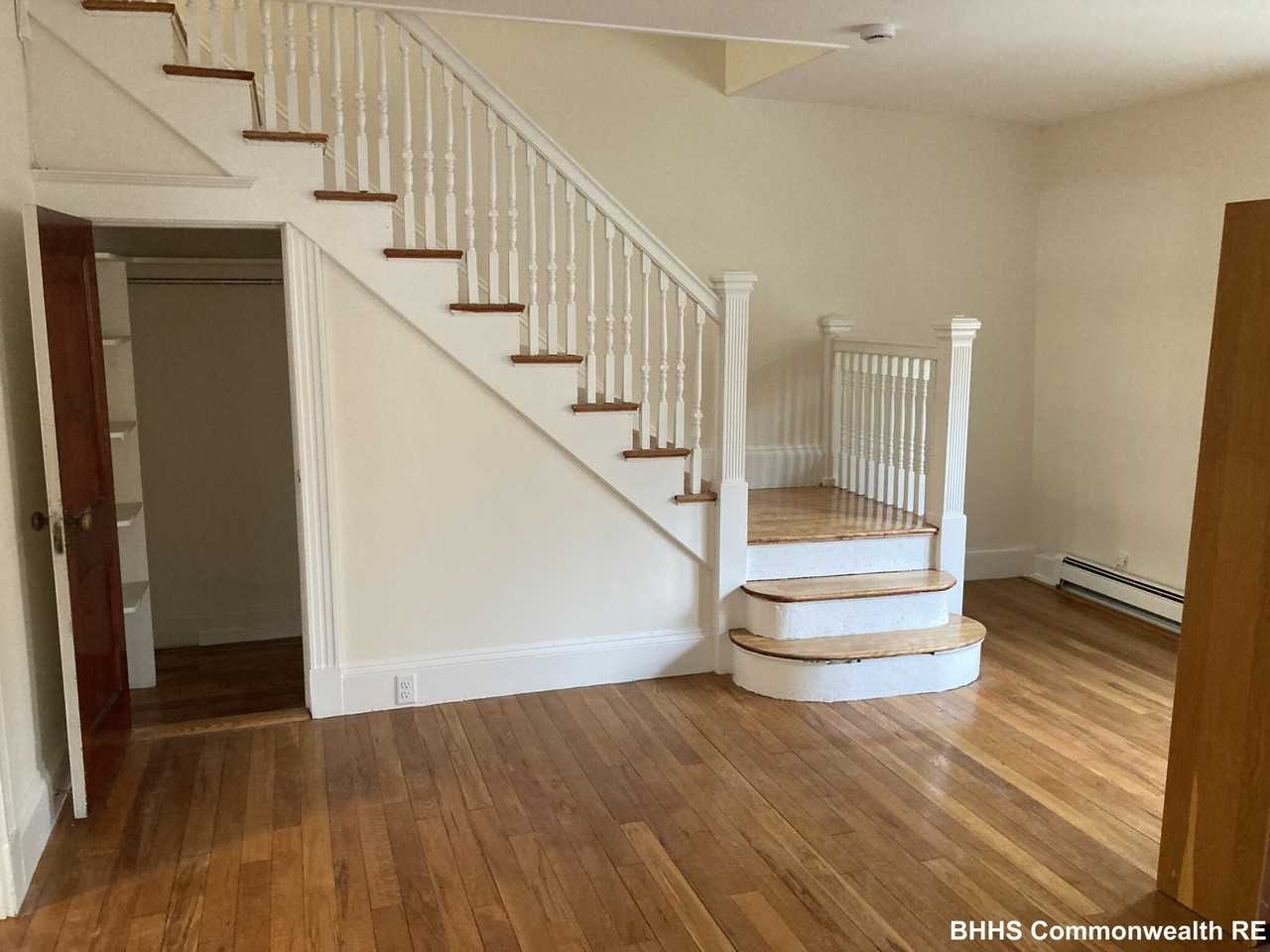 36 Park Ave - Photo 4 of 28