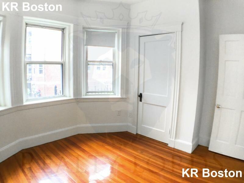 Summer St #9 - Photo 2 of 9