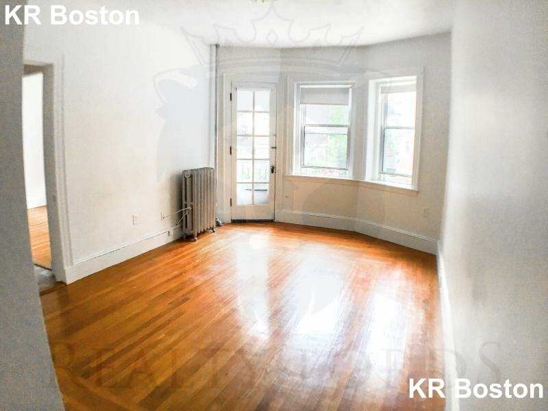 Summer St #9 - Photo 4 of 9