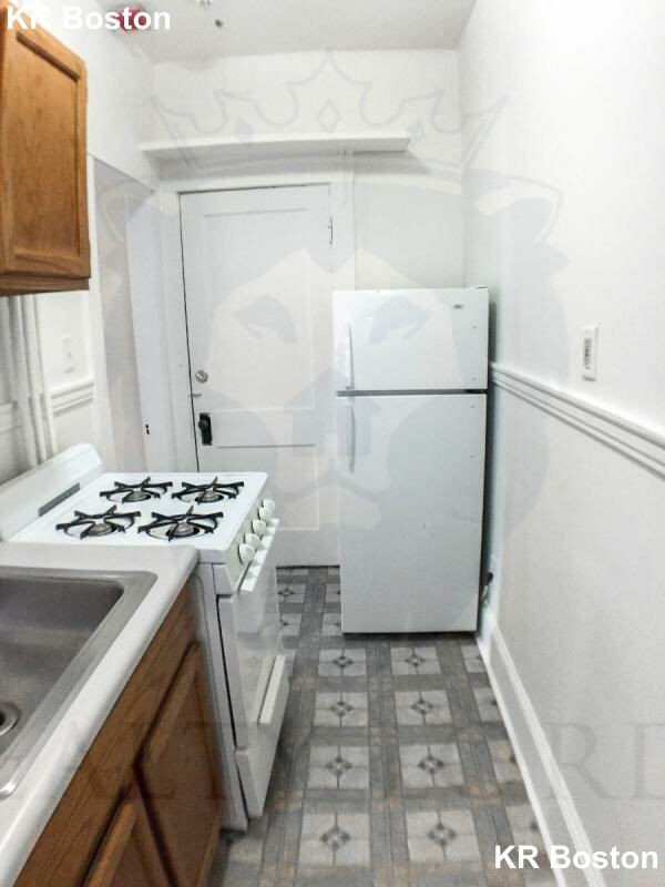 Summer St #9 - Photo 5 of 9