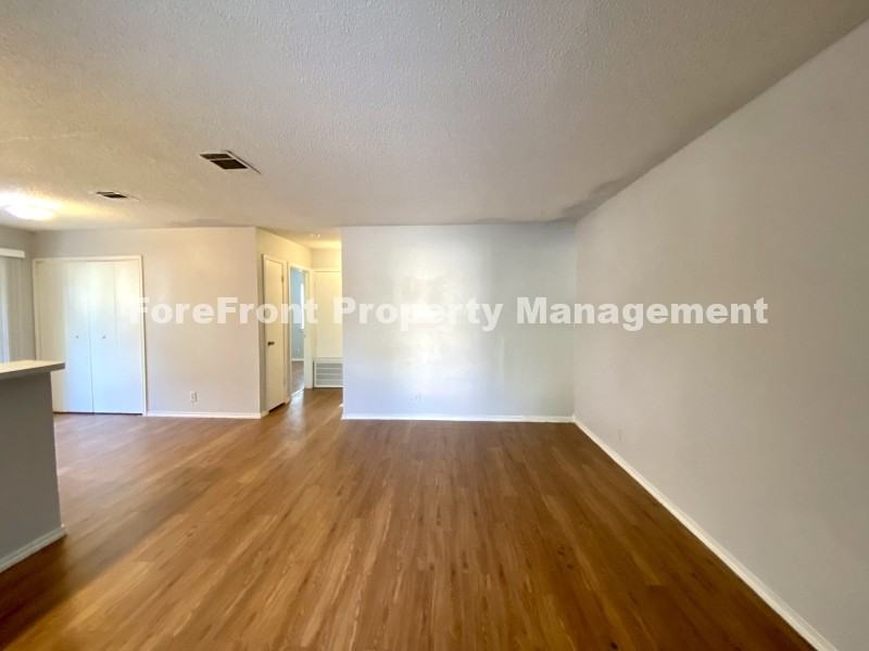 5225 Meadow Fld - Photo 7 of 28