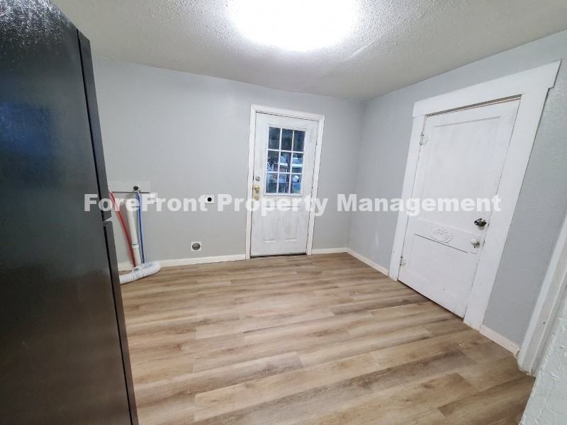 2318 Ruiz St - Photo 4 of 14