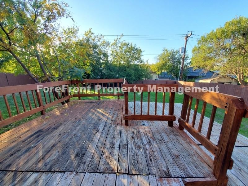 8031 Cherry Glade - Photo 2 of 32