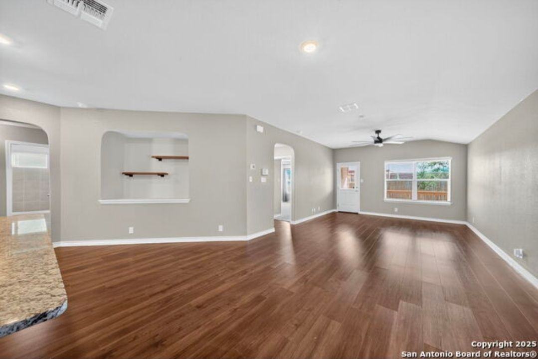 13826 Trinity Cv - Photo 2 of 8