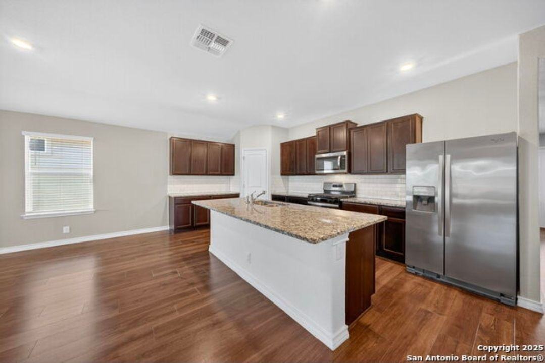 13826 Trinity Cv - Photo 3 of 8