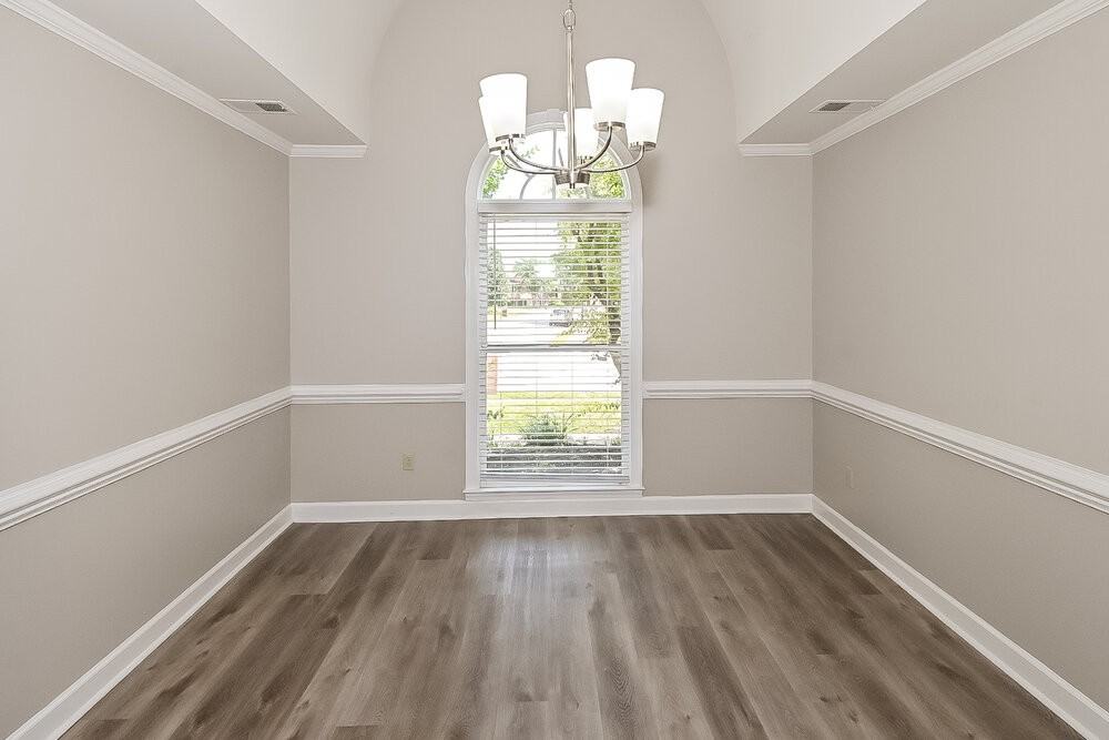 9012 Brent Ln - Photo 6 of 17