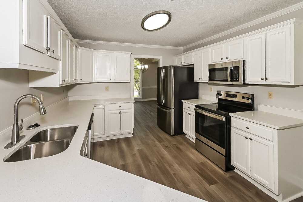 9012 Brent Ln - Photo 7 of 17