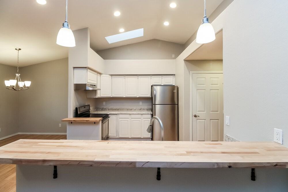 1136 N Cottonwood Ct - Photo 7 of 15