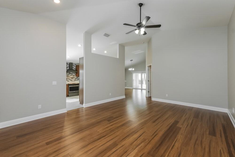 2936 Minuteman Ln - Photo 4 of 16