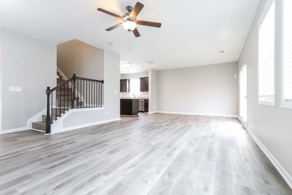 2427 Oakleaf Cir - Photo 5 of 17