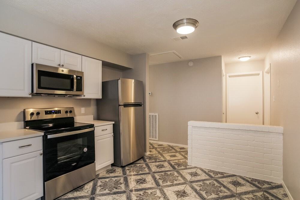 2138 Pilgrims Point Dr - Photo 6 of 16