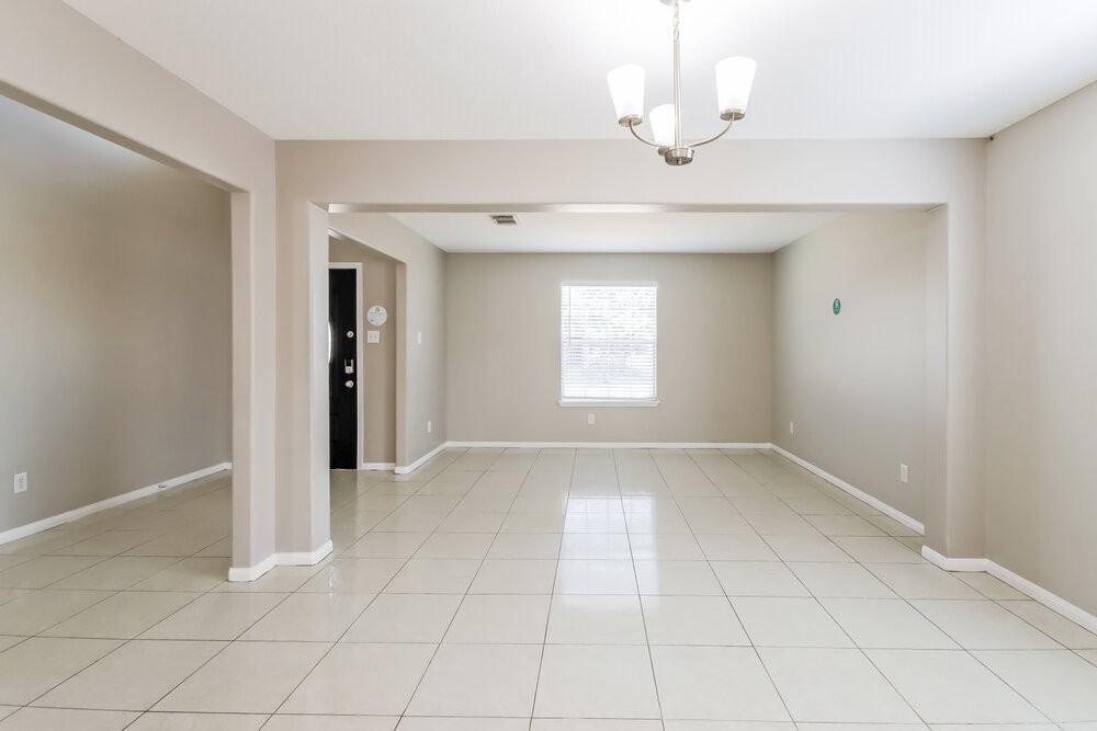 7931 Evergreen Terrace Ln - Photo 6 of 17