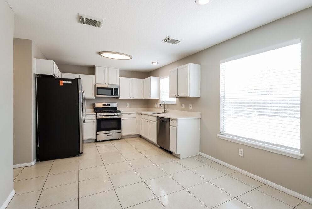 7931 Evergreen Terrace Ln - Photo 7 of 17