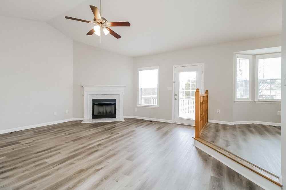 944 S Philwood Ct - Photo 3 of 16