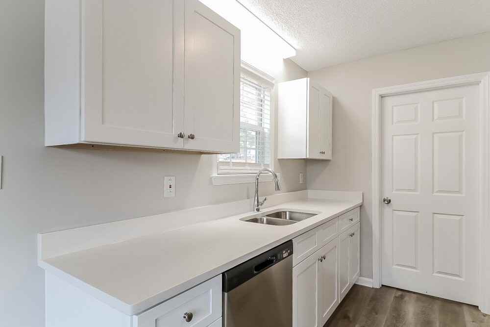 944 S Philwood Ct - Photo 7 of 16