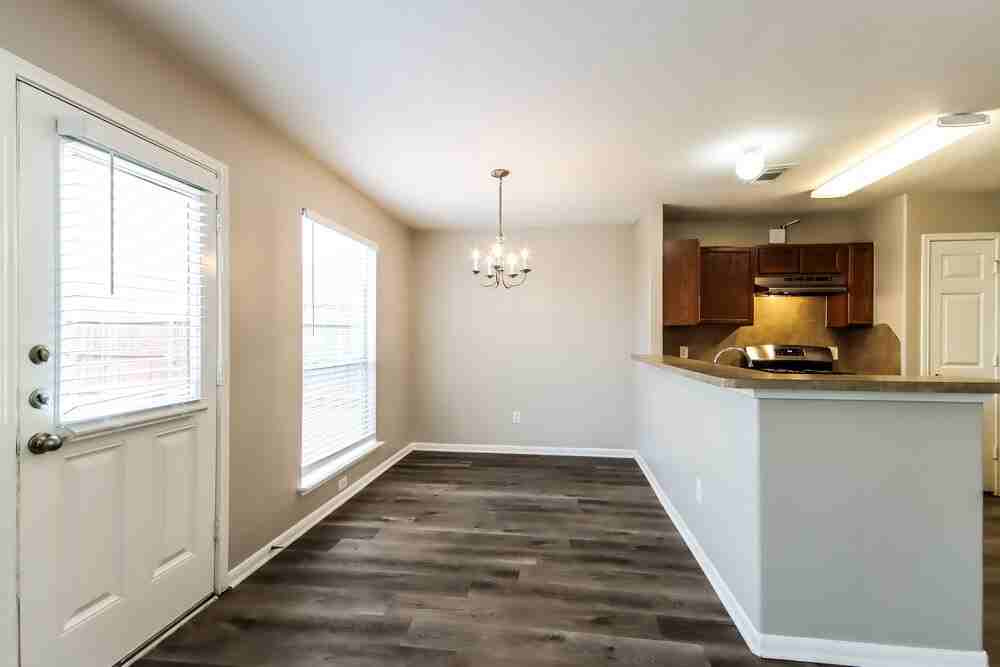 1111 Richcrest Dr - Photo 6 of 17