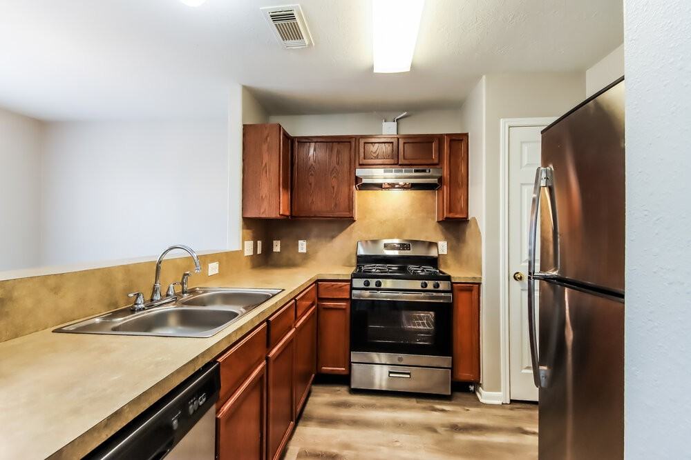 1111 Richcrest Dr - Photo 7 of 17