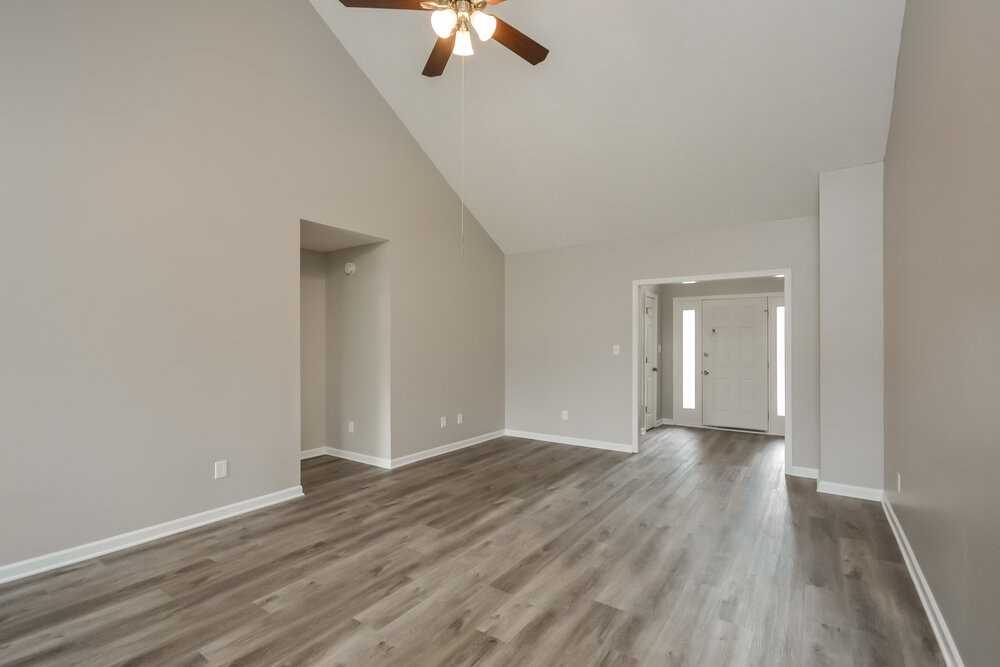 433 Summer Hill Cir - Photo 3 of 16