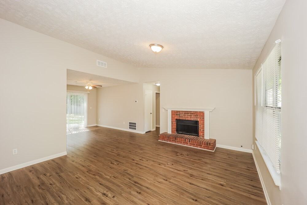 10299 Wisteria Ln - Photo 5 of 16