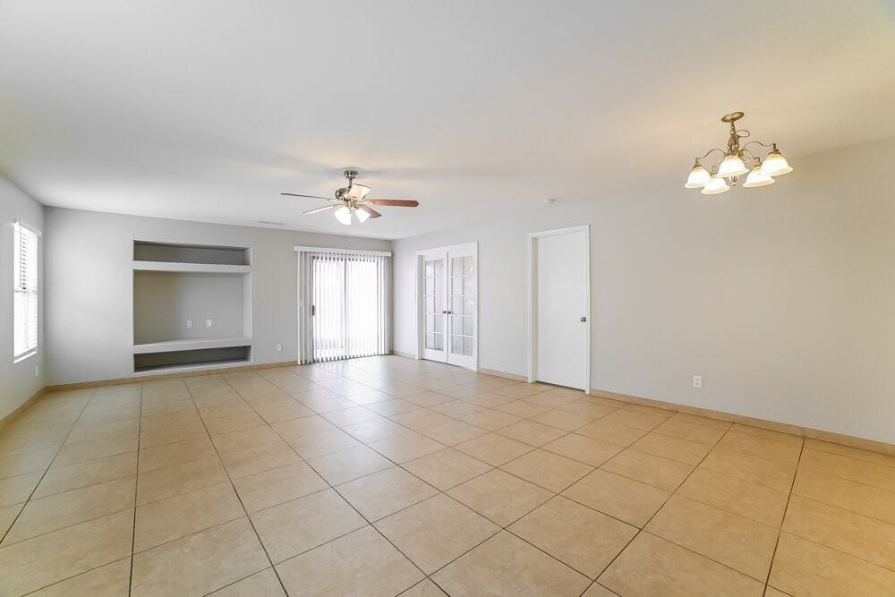 13766 W Elm St - Photo 4 of 16