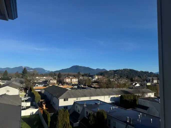 9284 Hazel St - Photo 4 of 14