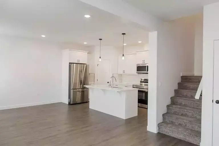 10214B 148 Ave - Photo 4 of 14