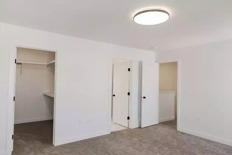 10214B 148 Ave - Photo 7 of 14