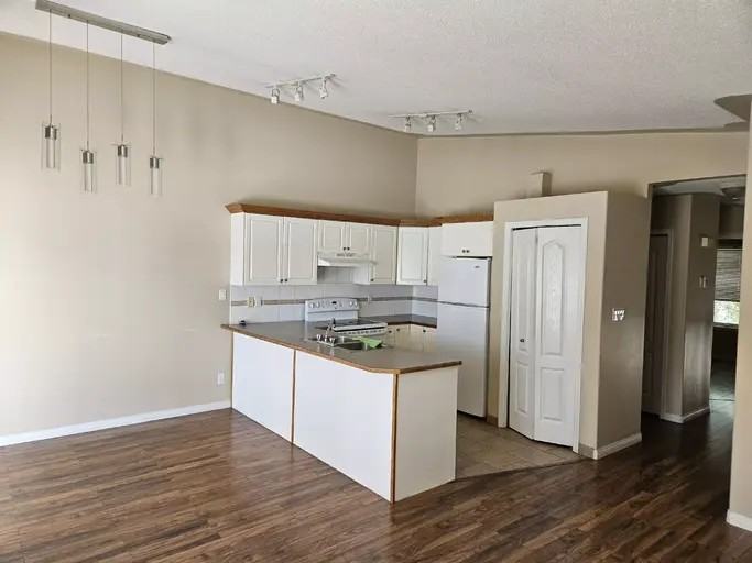 6265 Orr Dr - Photo 2 of 11