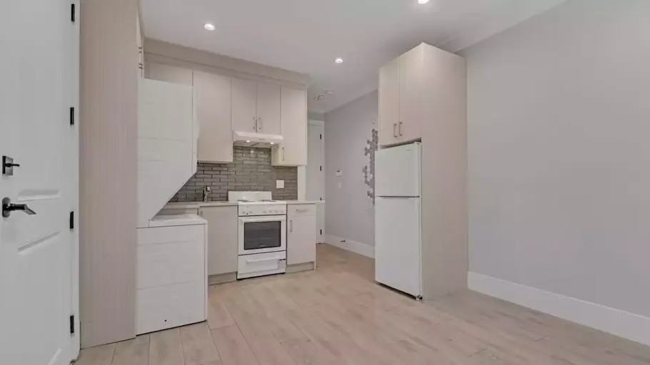 9055 Steveston Hwy - Photo 4 of 10