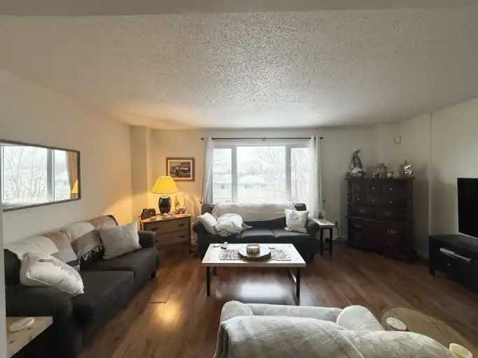 5 Coventry Cres - Photo 4 of 14