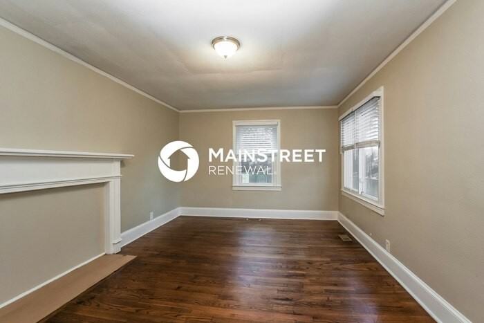 1525 Effingham Rd - Photo 4 of 16