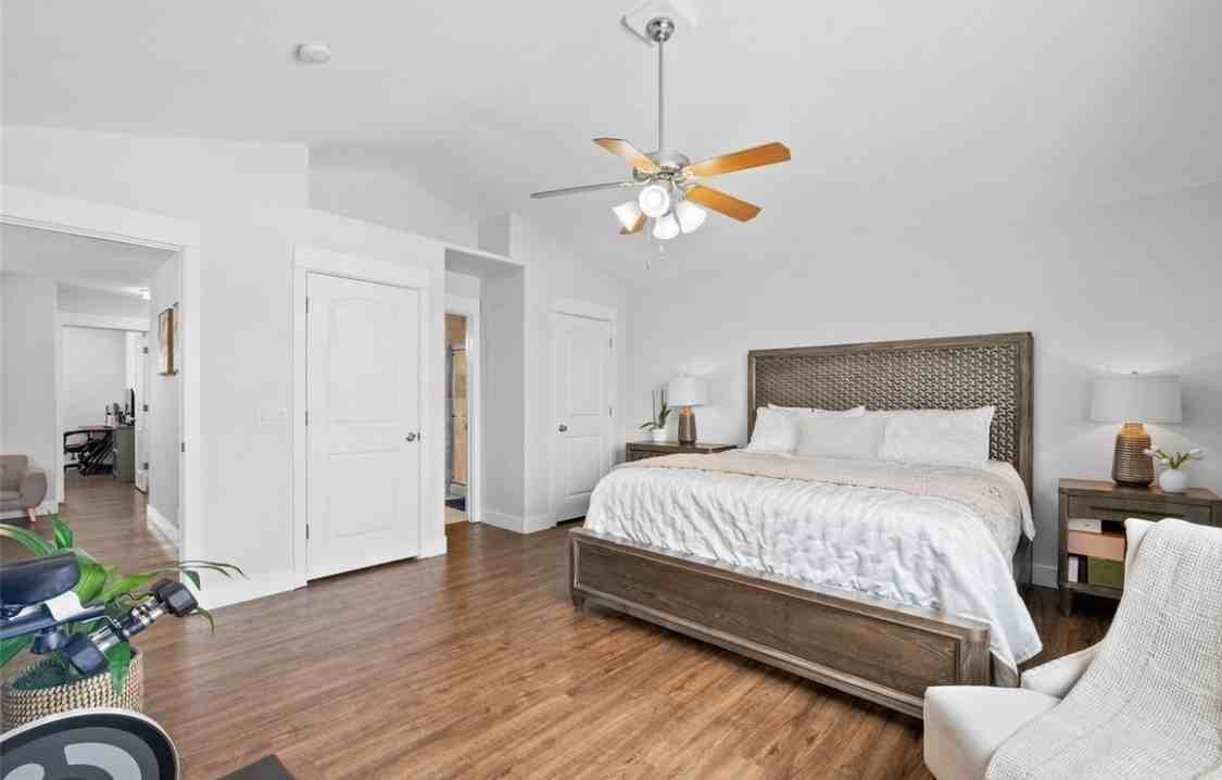 2182 W Warren Ave - Photo 7 of 12