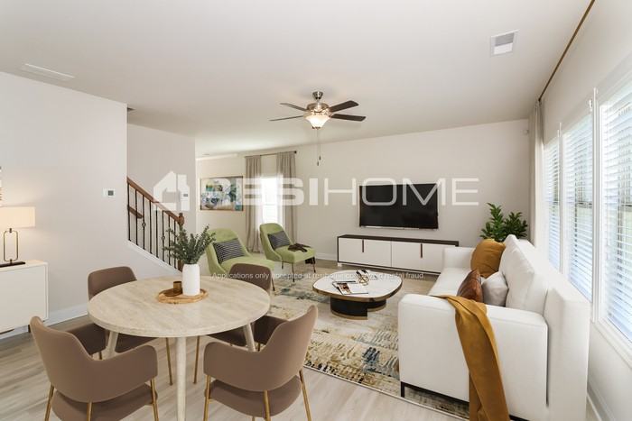 106 York Way - Photo 5 of 17