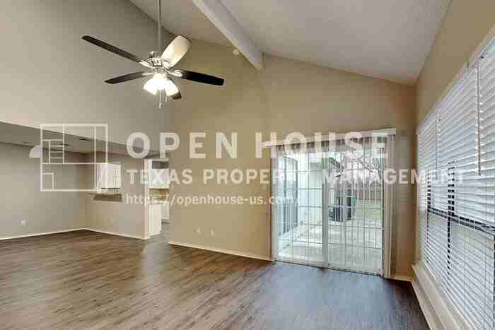 1403 Golden Gate Dr - Photo 4 of 17