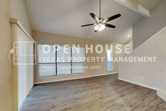 1403 Golden Gate Dr - Photo 5 of 17