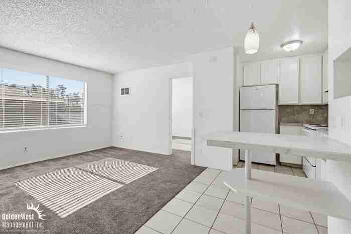 4219 Illinois St #4 - Photo 3 of 15