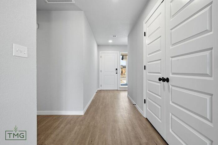 3430 N Ironwood Ave - Photo 4 of 24