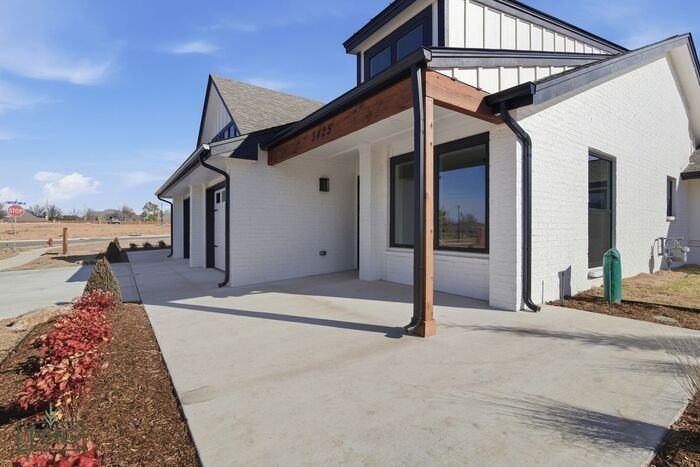 3425 N Ironwood Ave - Photo 4 of 21