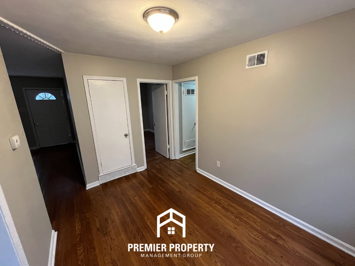 4917 Lochinvar Rd - Photo 2 of 20